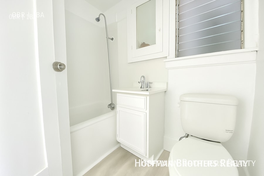 Photo - 983 S Oxford Ave Unit 105