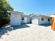 Photo - 11104 Oxnard St House Unit 11104