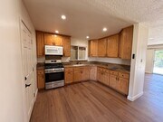 Photo - 817 W Williams St