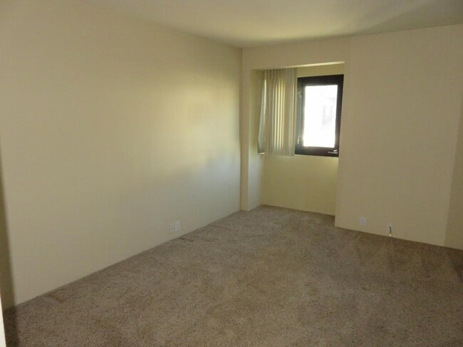 Photo - 2442 Union St