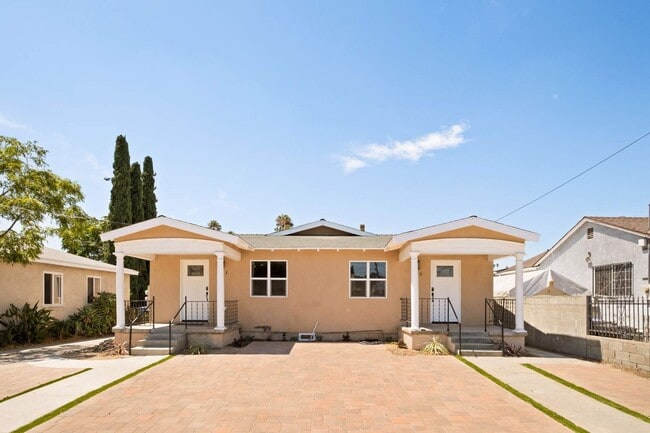Building Photo - 340 S Ave 56 Rental