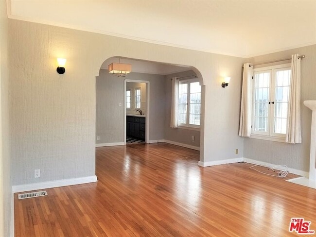 Photo - 329 N Ogden Dr