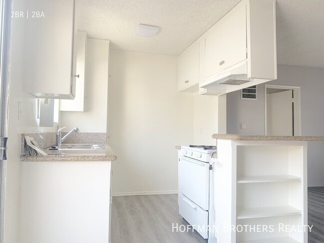 Photo - 1640 Barry Ave Unit 4