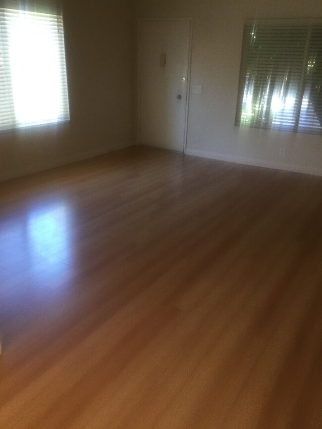 Photo - Corner 2 bedroom in Mission Oaks!