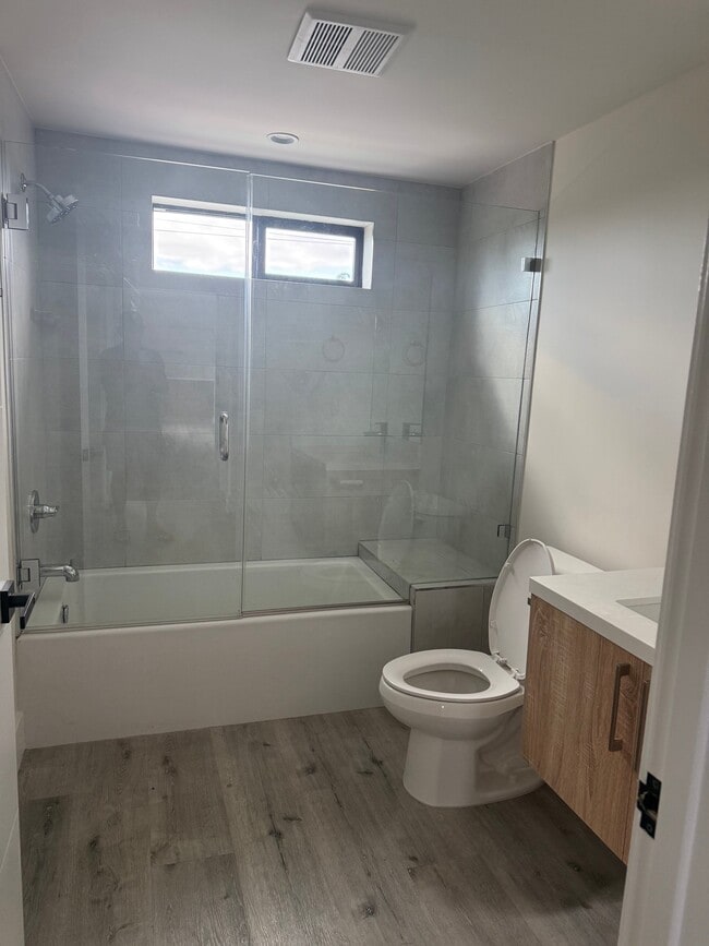 Photo - 5923 Laurel Canyon Blvd Unit 400