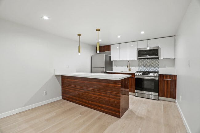 Photo - 410 Lucas Ave.