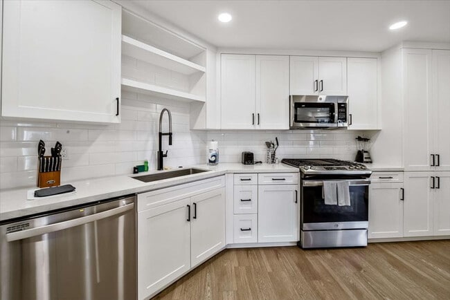 Photo - 375 Camino De La Reina Unit ID1039835P