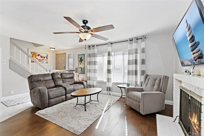 Building Photo - 1005 W Orangewood Ave Rental