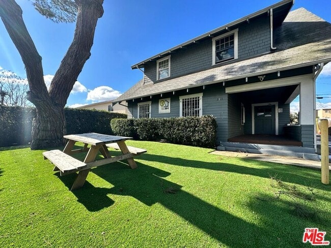 Building Photo - 2711 Orchard Ave. Unit 2711.4