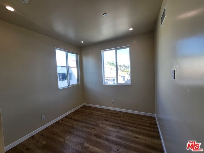 Photo - 2726 Cochran Ave Unit 202