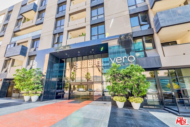 Building Photo - 1234 Wilshire Blvd Unit 306 Rental