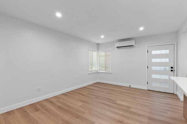 Photo - 526 Lime Ave Unit 532 1/2