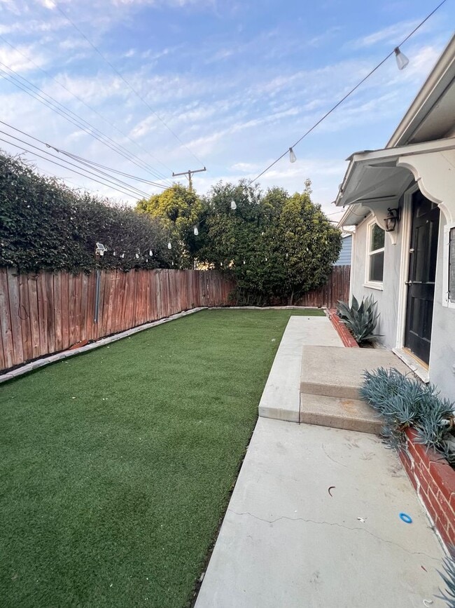 Photo - Cozy Cottage with large fenced yard, patio