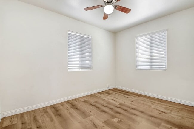 Photo - 10722 Wells Ave Unit Front