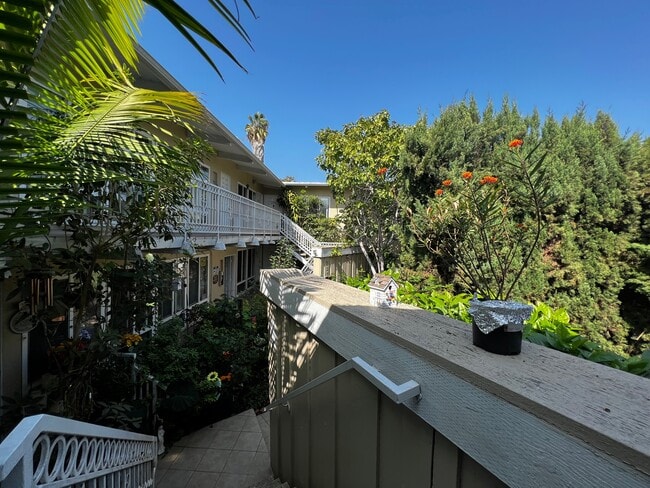 Courtyard - 243 1/2 S Church Ln Unit 243 1/2