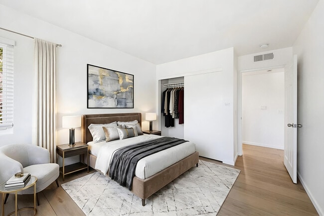 Photo - 4810 S La Brea Ave Unit 210