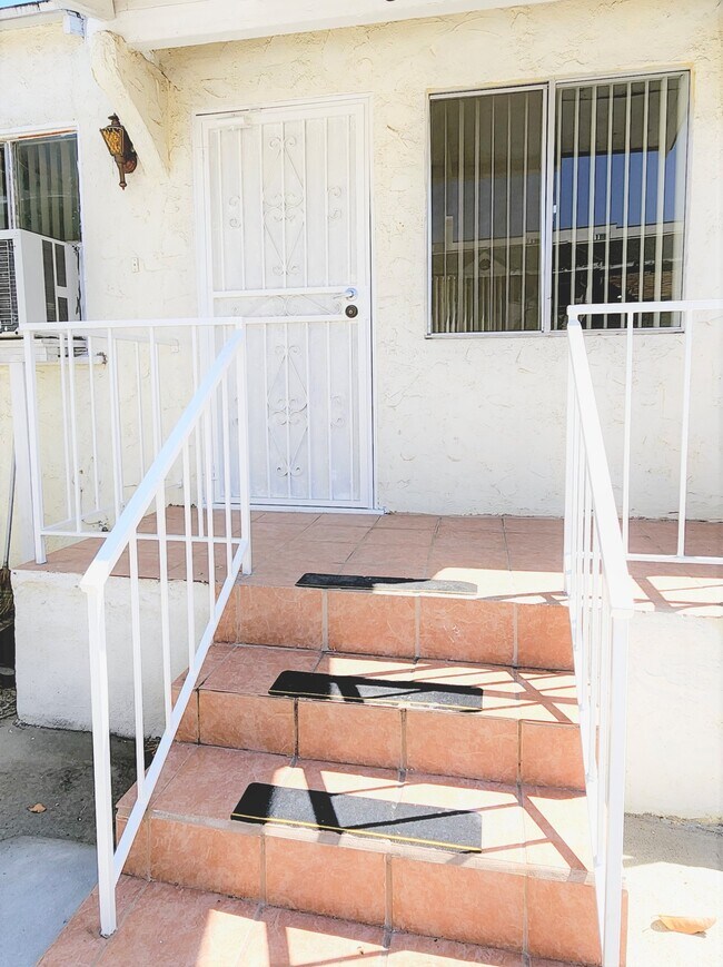 Photo - 1112 N Columbus Ave Unit A