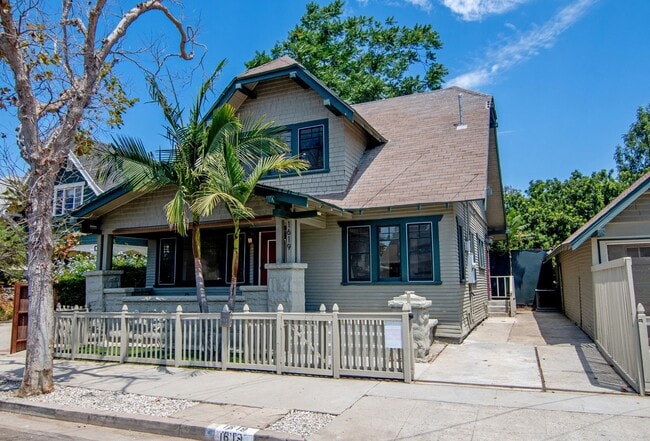 Building Photo - 1619 W 23rd St Unit 1