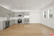 Photo - 914 N Hudson Ave Condo
