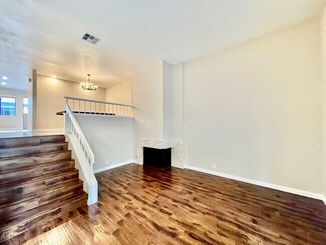 Photo - Beautiful 3B/2.5BA W/ Attached 2 Car Garage & W/D in La Jolla! Unit 149