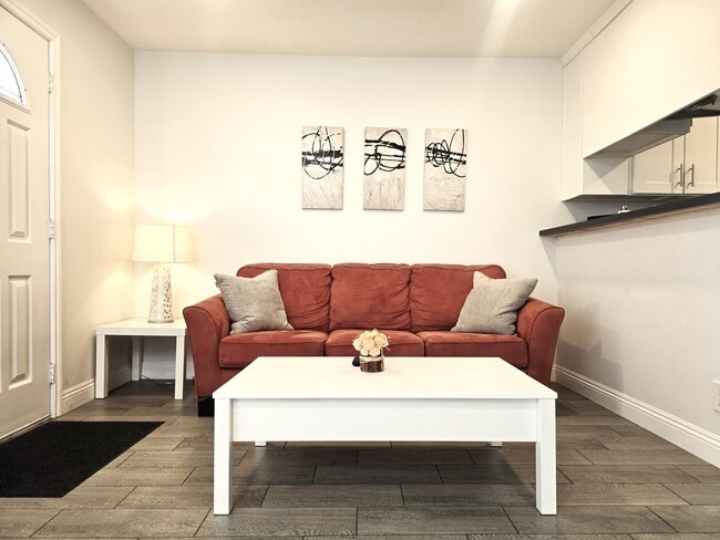 Photo - 123 E Bennett Ave Unit A