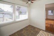 Photo - Spacious 2BR Just 1/2 Block to Ocean with ... Apartment Unit 4952 1/2