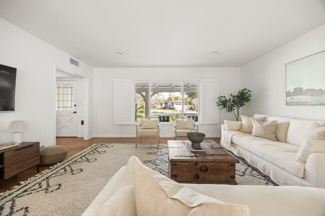 Photo - 2510 Santiago St