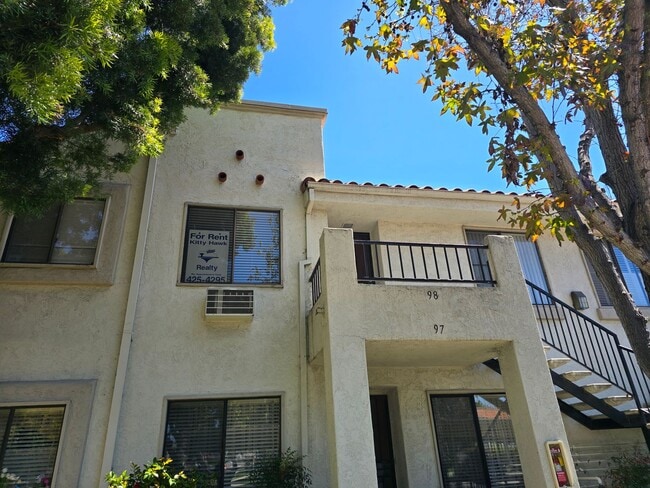 2 Bed 2 Bath Condo - 2 Bed 2 Bath Condo Unit 98