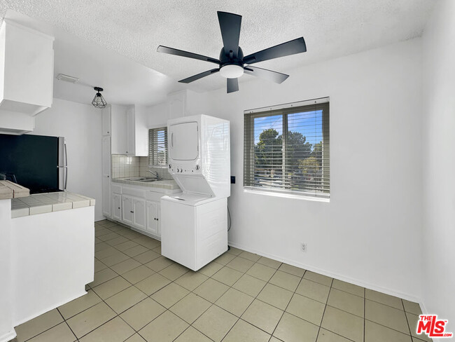 Photo - 5113 Roseland St Unit 3