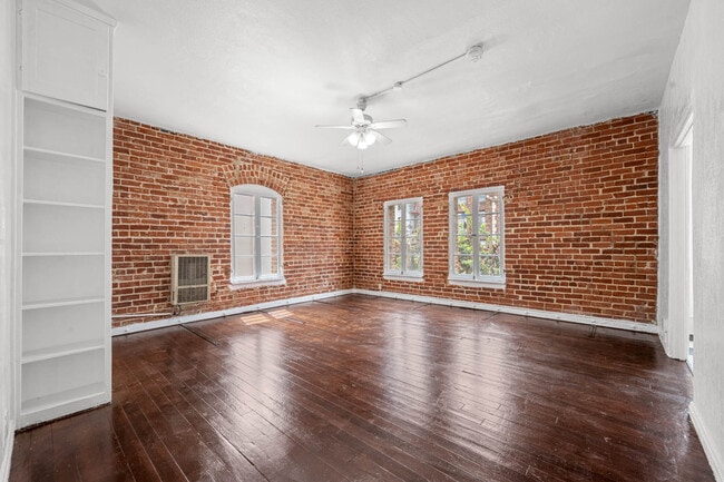 Building Photo - 746 Normandie Ave Unit One Bedroom Rental