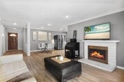 Photo - 1917 Grandview Ln S