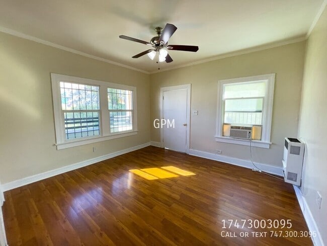 Photo - 2161 Clifford St