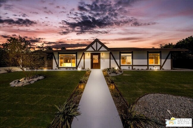 Building Photo - 372 E Molino Rd Rental