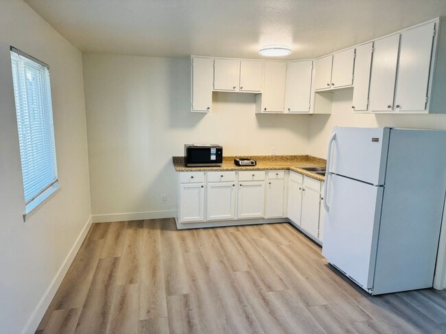 Building Photo - 10070 San Pablo Ct Unit Studio