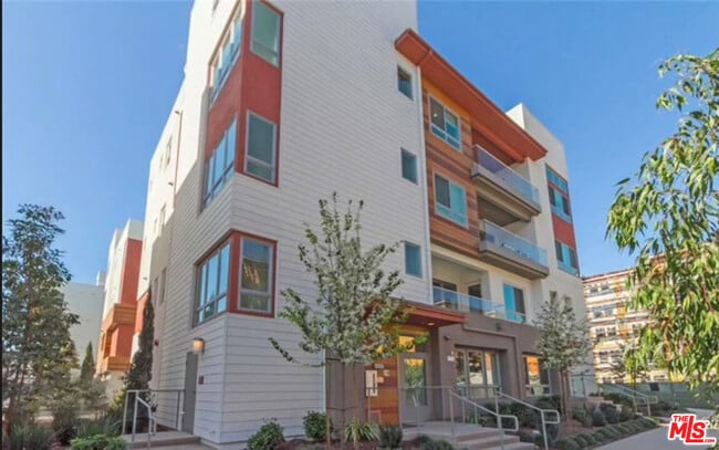 Building Photo - 12642 Sandhill Ln Unit 3