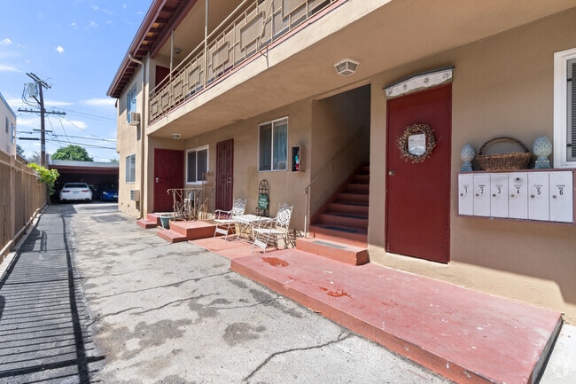 Entry - ERWIN Unit Apt#3