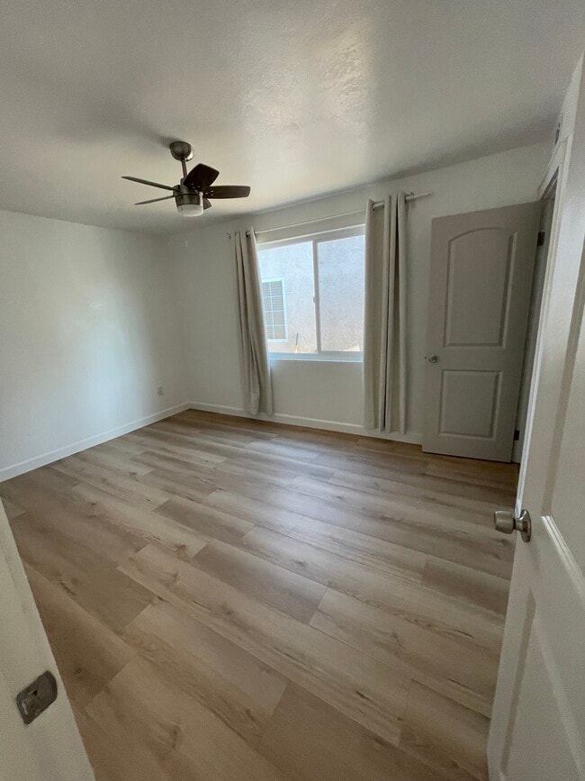 Photo - 6315 Osler St