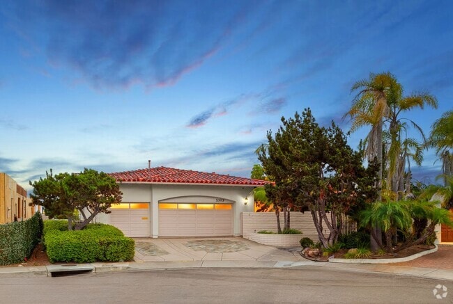 Building Photo - Amazing La Jolla North PB home with panora...