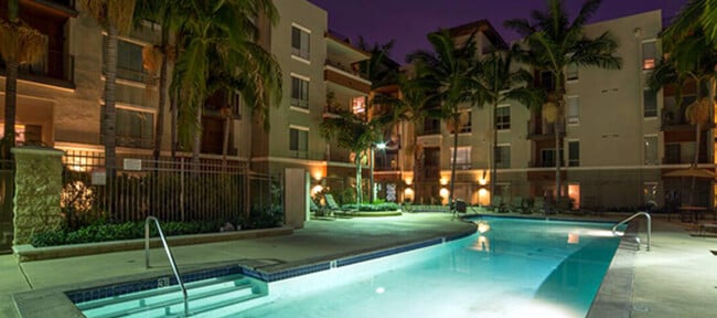 Building Photo - 100 S Alameda St Unit 371