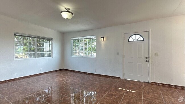 Building Photo - 445 W Shamrock St Unit 445 W. Shamrock St.  #C Rental
