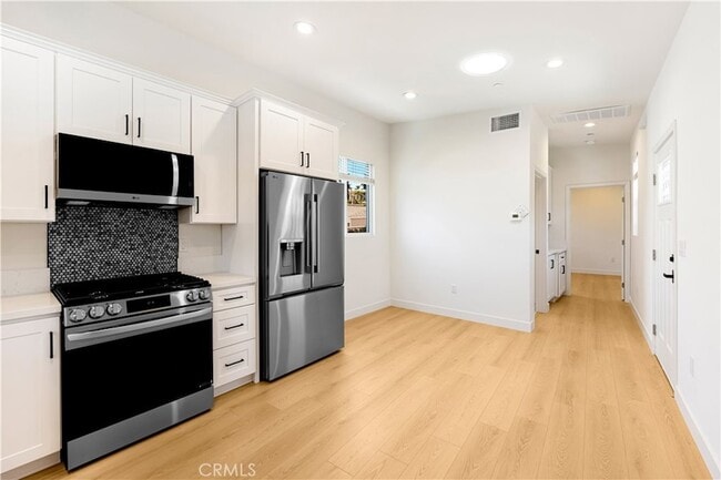 Photo - 4040 Somers Ave