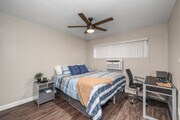 2BR, 2BA - 800SF - Bedroom - USC Student Housing - The Hive On Ellendale