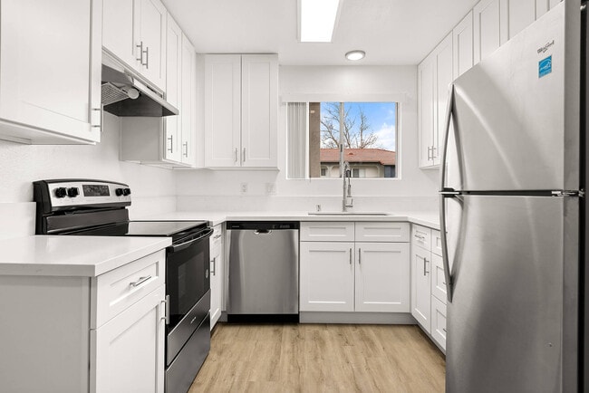 Building Photo - Terre at Canyon