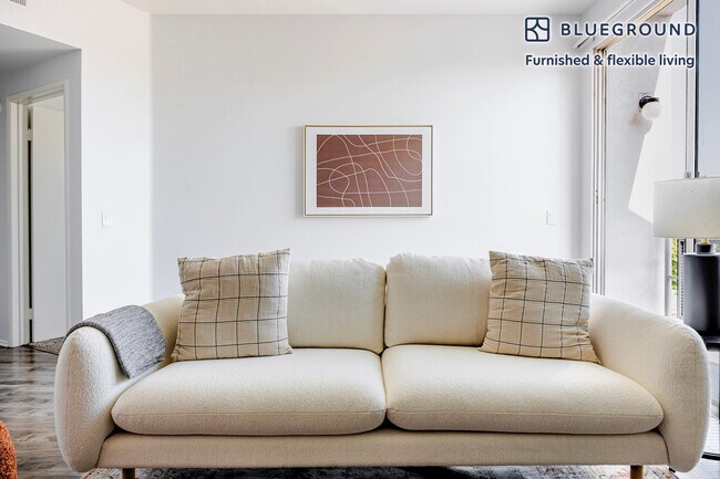 Photo - 1443 N Fuller Ave Unit FL4-ID1346