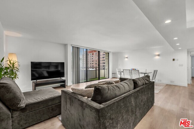 Photo - 10535 Wilshire Blvd Unit 1014