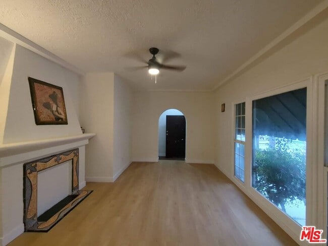 Photo - 1203 E 15th St Unit 1500 Orang