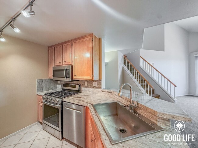 Photo - SD: 3BD/2BA Townhome in Scripps Ranch with Panoramic Views, Private Balcony & Community Pool