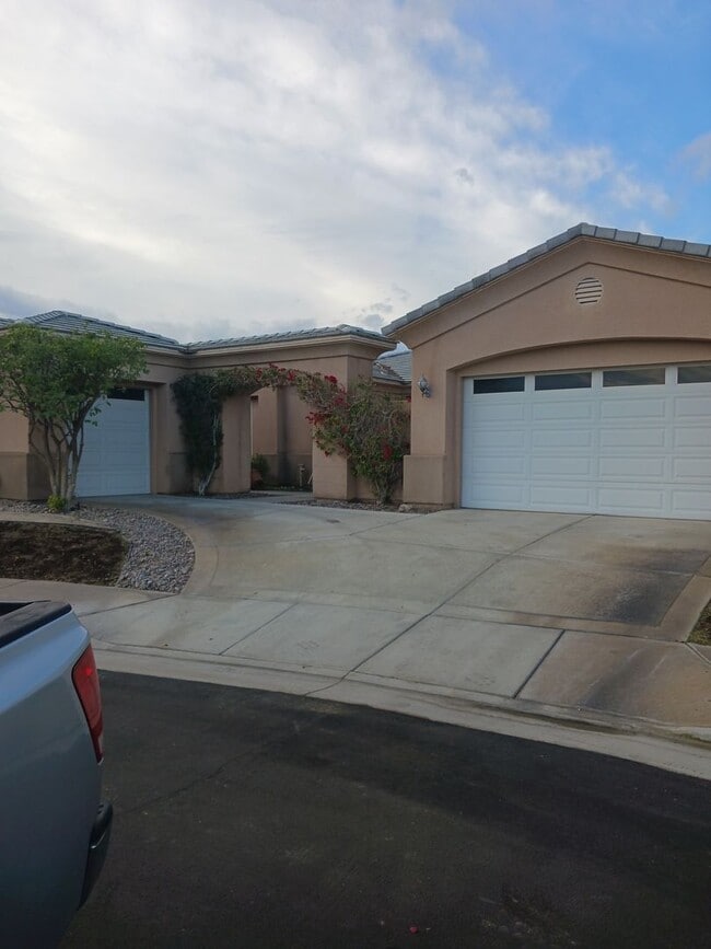 Building Photo - 26 Bollinger Rd