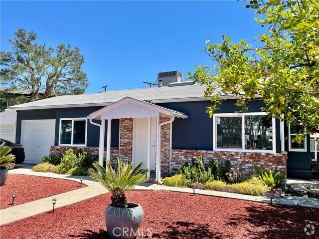 Building Photo - 5550 Riverton Ave Rental