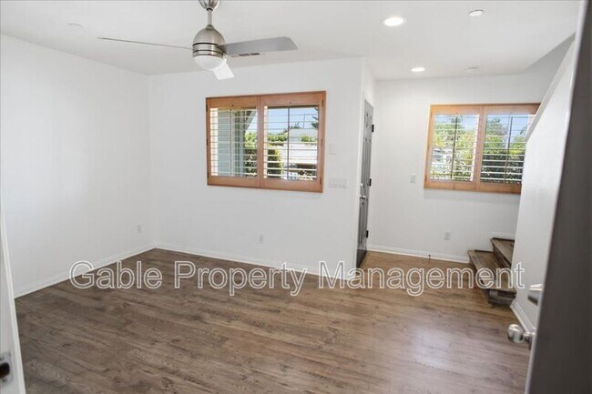 Photo - 14854 Nordhoff St